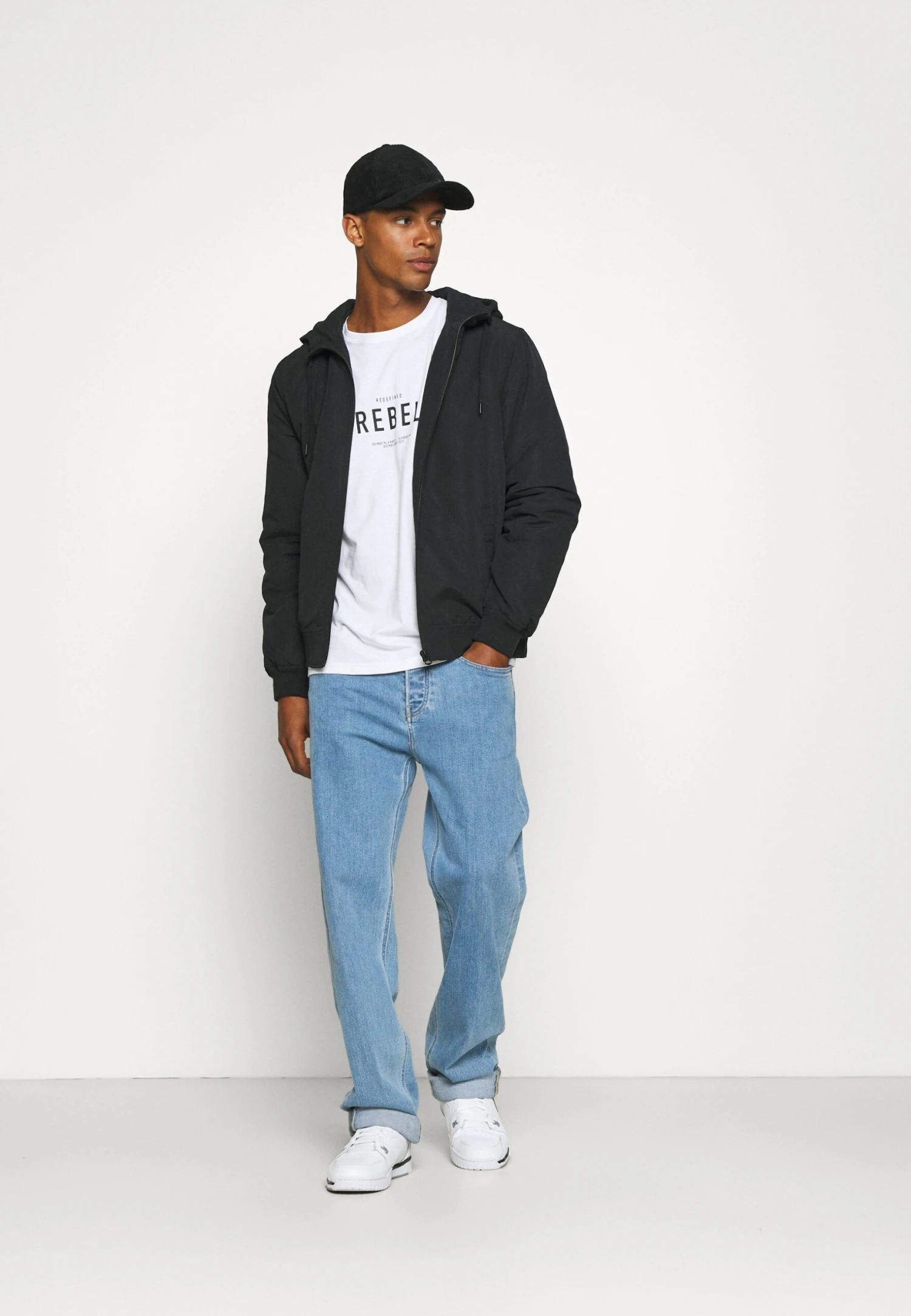 Redefined Rebel Ronan Tee - T-Shirt Print - White 4 Redefined Rebel Ronan Tee - T-Shirt Print - White - Afbeelding 2