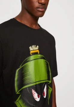 Redefined Rebel Sebastian Tee Unisex - T-Shirt Print - Black 13 Redefined Rebel Sebastian Tee Unisex - T-Shirt Print - Black -Redefined Rebel 089ead1221eb481f9ea40e6b7a69ab09