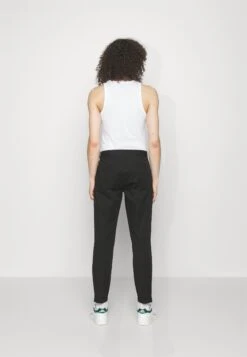 Redefined Rebel Ercan Smart Pants - Chino - Black 9 Redefined Rebel Ercan Smart Pants - Chino - Black -Redefined Rebel 0bf7956585e6412b8aee682be507741d