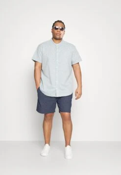 Redefined Rebel -Redefined Rebel 0ec90dbe8db74fc194a957dcb3dd28dc