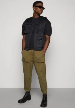 Redefined Rebel Nova- Broek - Dark Olive 11 Redefined Rebel Nova- Broek - Dark Olive -Redefined Rebel 15053df5ff144f9ab7d88b77d439a8d7