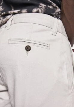 Redefined Rebel Rrethan- Shorts - Cloud Dancer 11 Redefined Rebel Rrethan- Shorts - Cloud Dancer -Redefined Rebel 17baaa1fbe2e426d889e4f0bcec68871