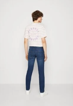 Redefined Rebel Copenhagen - Slim Fit Jeans - Dark Blue 10 Redefined Rebel Copenhagen - Slim Fit Jeans - Dark Blue -Redefined Rebel 230d657eec1a44b28458cfcf668da509