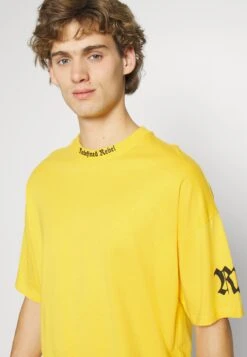 Redefined Rebel Otis Tee - T-Shirt Print - Golden Rod -Redefined Rebel 26a6590d9cfd4233ac38899dd60d3634