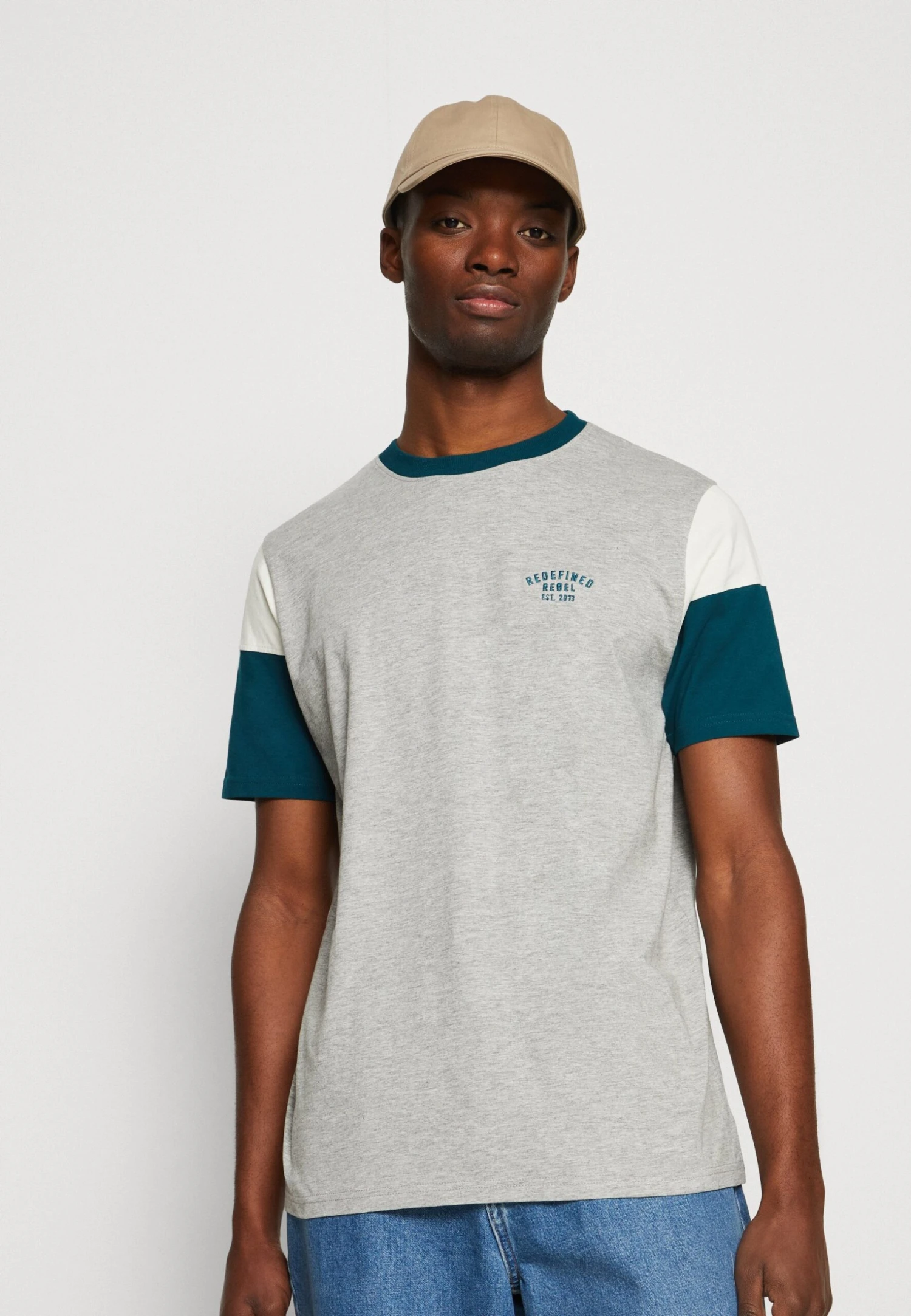 Redefined Rebel Garry Tee - T-Shirt Print - Light Grey Melange 6 Redefined Rebel Garry Tee - T-Shirt Print - Light Grey Melange - Afbeelding 4