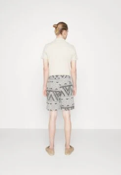 Redefined Rebel Rrtrey - Shorts - Pristine -Redefined Rebel 4aa8ffb084ca4f30a1d00e5560e87c33