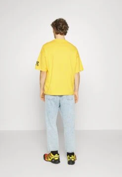 Redefined Rebel Otis Tee - T-Shirt Print - Golden Rod -Redefined Rebel 567a458a227349c3891d62ca580fa300