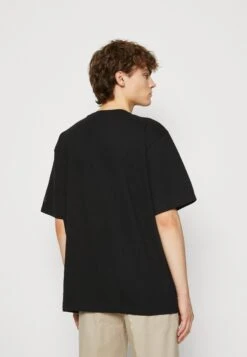 Redefined Rebel Alex Tee - T-Shirt Print - Black -Redefined Rebel 63bbf6a7c3864277918d0e52d81e0179