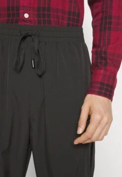 Redefined Rebel Patrick Pants - Cargobroek - Black 13 Redefined Rebel Patrick Pants - Cargobroek - Black -Redefined Rebel 65dca1690c384b0a8f068d1fd35f108f