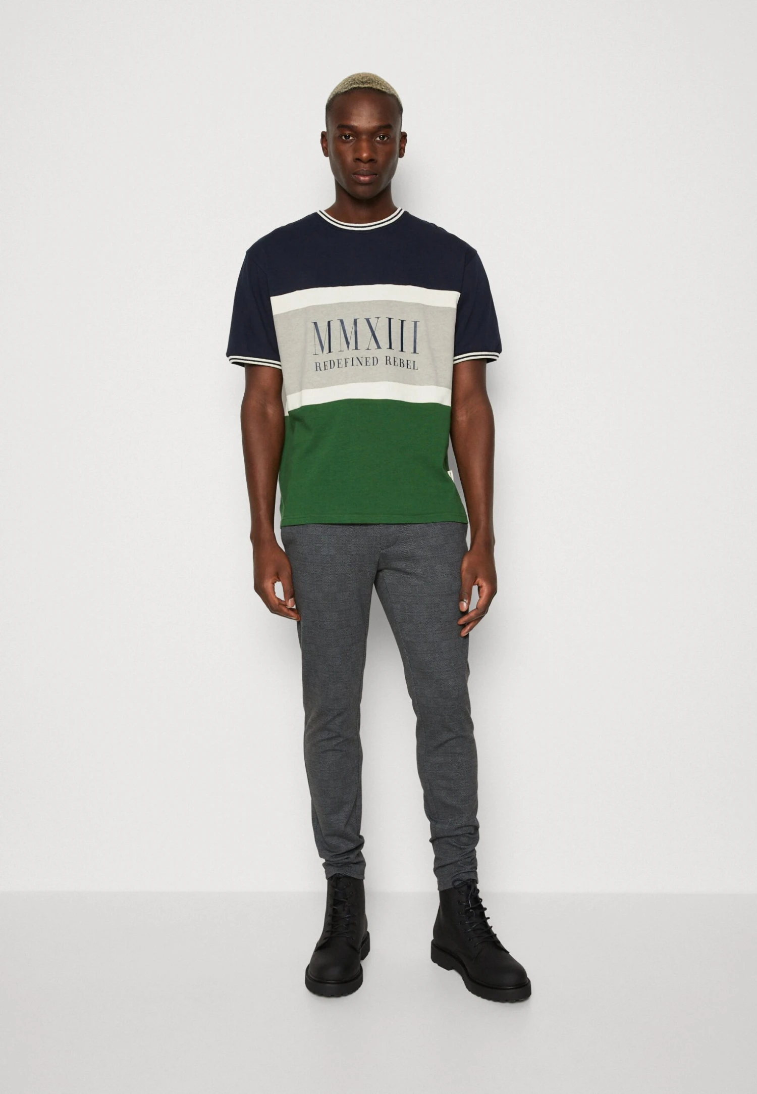 Redefined Rebel Frank Tee - T-Shirt Print - Greener Pastures 4 Redefined Rebel Frank Tee - T-Shirt Print - Greener Pastures - Afbeelding 2