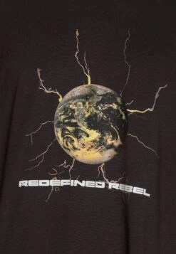Redefined Rebel Rrharlan Tee Plus - T-Shirt Print - Bristol Black 12 Redefined Rebel Rrharlan Tee Plus - T-Shirt Print - Bristol Black -Redefined Rebel 6fb79ced832749f0b1359c13dc4671c0