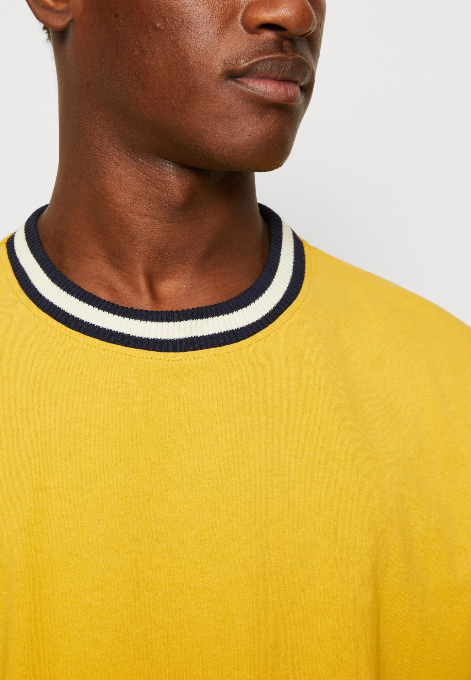 Redefined Rebel 221029 - T-Shirt Basic - Sauterne 8 Redefined Rebel 221029 - T-Shirt Basic - Sauterne - Afbeelding 6