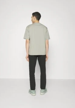 Redefined Rebel Rraugust Pants - Chino - Black 9 Redefined Rebel Rraugust Pants - Chino - Black -Redefined Rebel 74b5ceb2b5054499bbdd6d9181ef2f3c