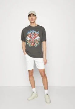 Redefined Rebel -Redefined Rebel 74fabe35a09e4a48af2ac5e006376fcf