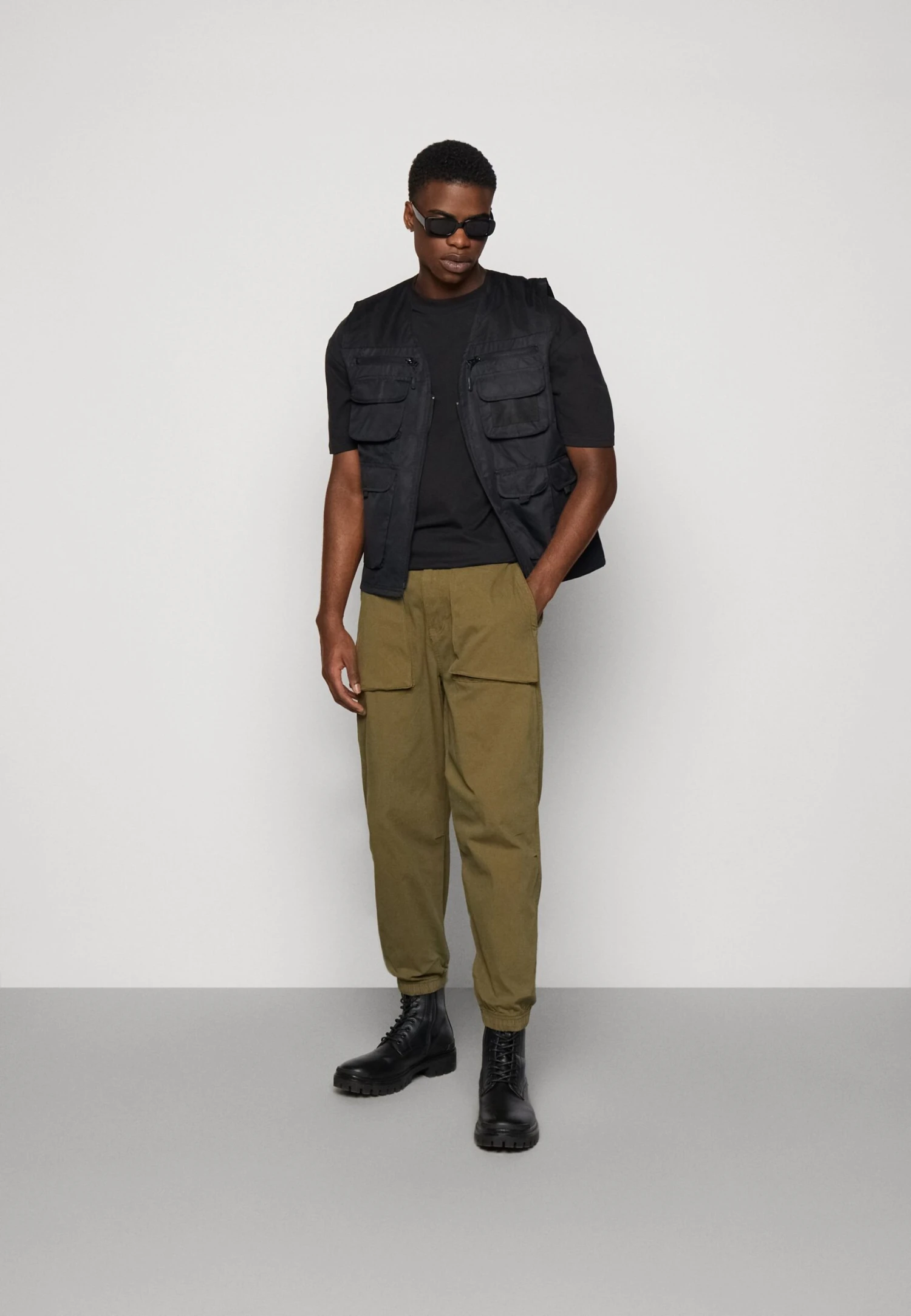 Redefined Rebel Nova- Broek - Dark Olive 4 Redefined Rebel Nova- Broek - Dark Olive - Afbeelding 2