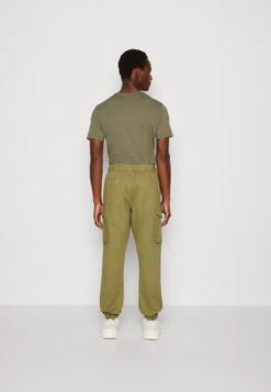 Redefined Rebel Rocco Pants - Cargobroek - Olivine -Redefined Rebel 8ae7abd8c0484c5481c20785fd39658e