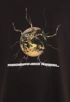 Redefined Rebel Rrharlan Tee - T-Shirt Print - Bristol Black -Redefined Rebel 91b47efb68a645ee8b7e69dbbc477400