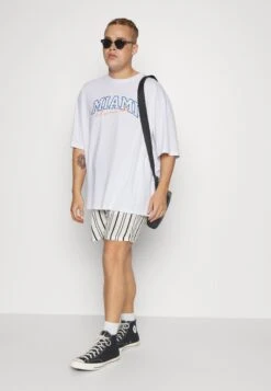 Redefined Rebel Sago Tee - T-Shirt Print - White -Redefined Rebel 9a10eb6e0b4f4497a9a70d7a173995b6