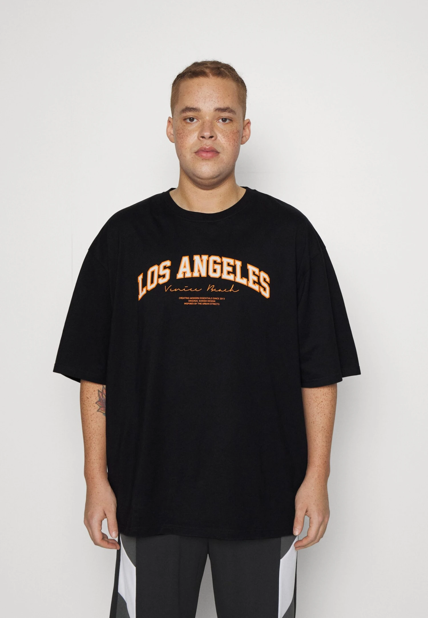 Redefined Rebel Sago Tee - T-Shirt Print - Black 3 Redefined Rebel Sago Tee - T-Shirt Print - Black