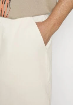 Redefined Rebel Clyde - Shorts - Pristine -Redefined Rebel aa6a9e75f75844138328f2d167096dd2