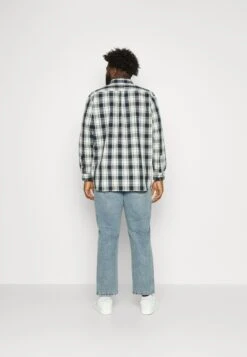 Redefined Rebel Rome Plus Size - Straight Leg Jeans - Zanzibar Denim 9 Redefined Rebel Rome Plus Size - Straight Leg Jeans - Zanzibar Denim -Redefined Rebel abfdfc473af840cdba2c23a4bf62bd1b