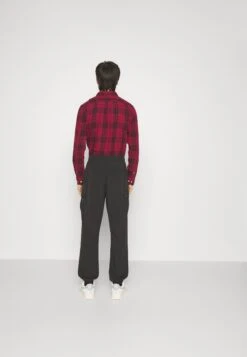 Redefined Rebel Patrick Pants - Cargobroek - Black 10 Redefined Rebel Patrick Pants - Cargobroek - Black -Redefined Rebel ac36a59495bc4d01887c457109cb63f0