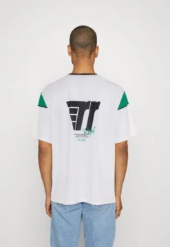 Redefined Rebel Sack Tee - T-Shirt Print - White 10 Redefined Rebel Sack Tee - T-Shirt Print - White -Redefined Rebel ae51774696a942a09bda5f1eb055181e