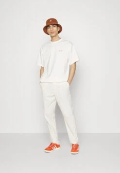 Redefined Rebel Rremir Pants - Chino - Pristine 8 Redefined Rebel Rremir Pants - Chino - Pristine -Redefined Rebel b143163278434d3fa051d9a6d6f7ebe8