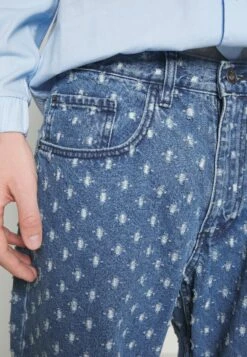 Redefined Rebel Tokyo Destroy- Relaxed Fit Jeans - Mid Blue -Redefined Rebel c5758ccc83d5422389543bc5b83d8193