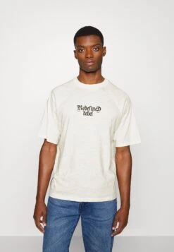 Redefined Rebel T-Shirt Print - Pristine