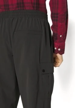 Redefined Rebel Patrick Pants - Cargobroek - Black 11 Redefined Rebel Patrick Pants - Cargobroek - Black -Redefined Rebel d33e5121129749fc9139357be73ec450