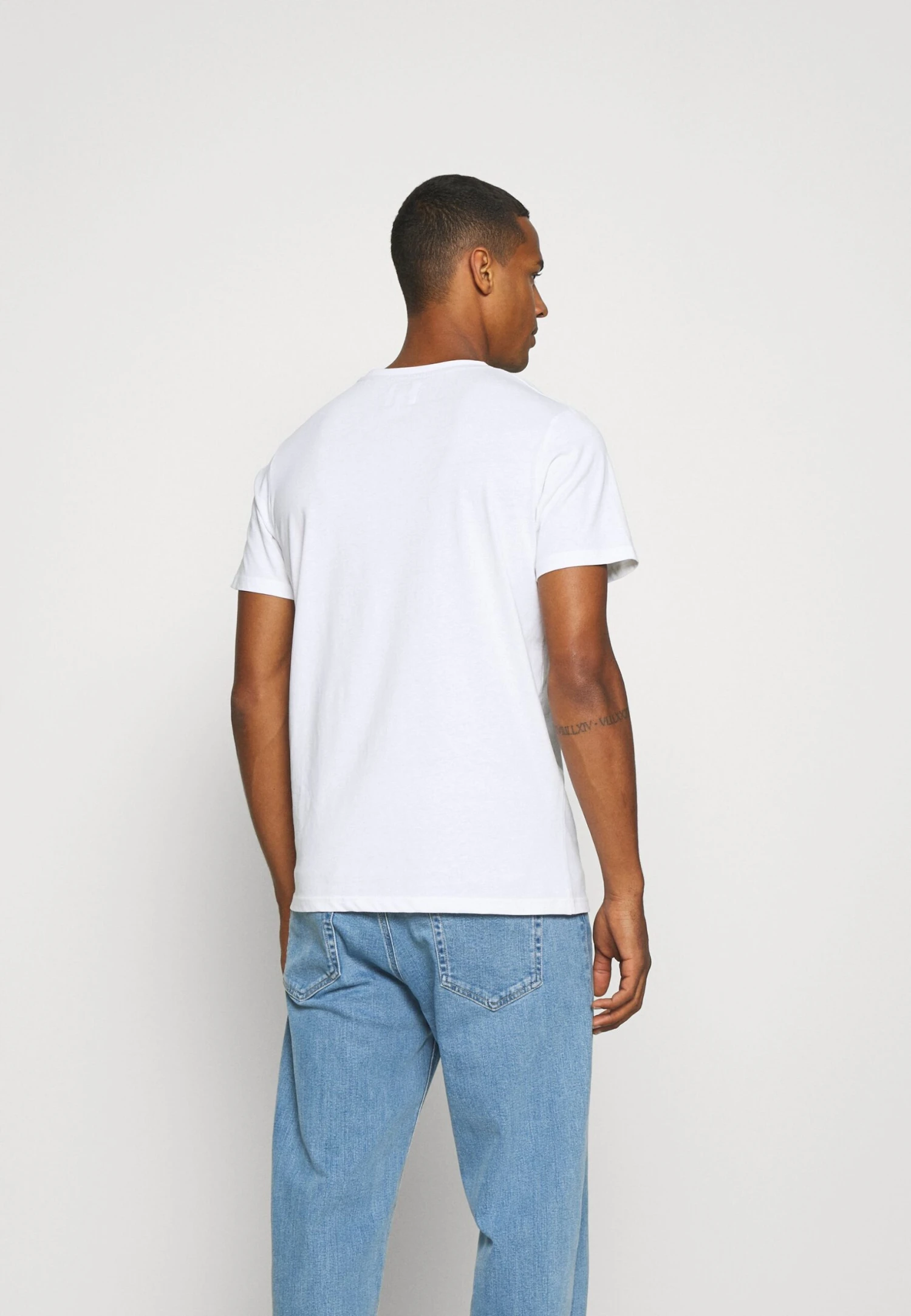 Redefined Rebel Ronan Tee - T-Shirt Print - White 5 Redefined Rebel Ronan Tee - T-Shirt Print - White - Afbeelding 3