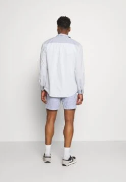 Redefined Rebel Ian - Shorts - Navy 9 Redefined Rebel Ian - Shorts - Navy -Redefined Rebel eb41279163494d08a514a3cca92c0a20