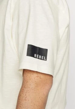 Redefined Rebel Guti Tee - T-Shirt Print - Pristine 15 Redefined Rebel Guti Tee - T-Shirt Print - Pristine -Redefined Rebel f114b77eaf89419e89f1573632416a5b