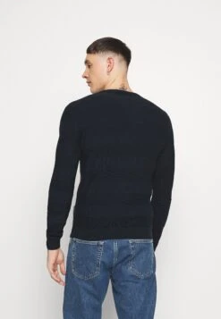 Redefined Rebel Savion- Trui - Navy 10 Redefined Rebel Savion- Trui - Navy -Redefined Rebel f94c73ae8c40488c8b4be1a38e3beaf0