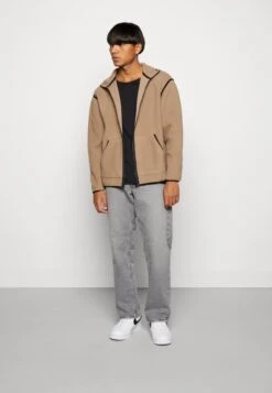 Redefined Rebel -Redefined Rebel fe75a5f2687849a5a25d4d363458dd95